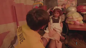 Cô gái trẻ mũm mĩm nhất đã đăng ký vào khách sạn và quan hệ tình dục với anh trai của mình