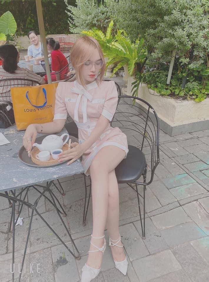 Mẹ của bạn thân tôi để tôi xuất tinh vào bên trong cô ấy